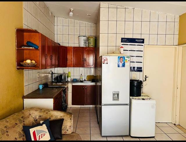 2 BEDROOM HOUSE FOR SALE IN BLOUBOSRAND